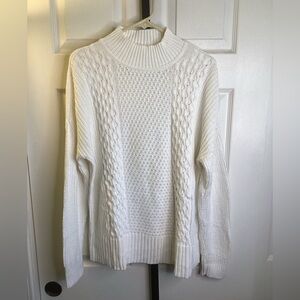 GAP Off-White Cable Knit Sweater, size Medium